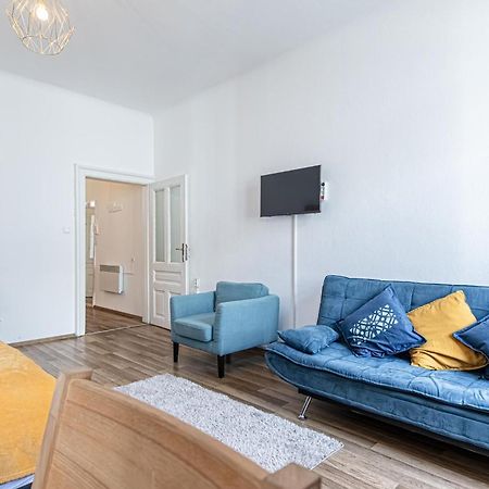Explore Vienna: 1Br Retreat Near Westbahnhof Exteriér fotografie