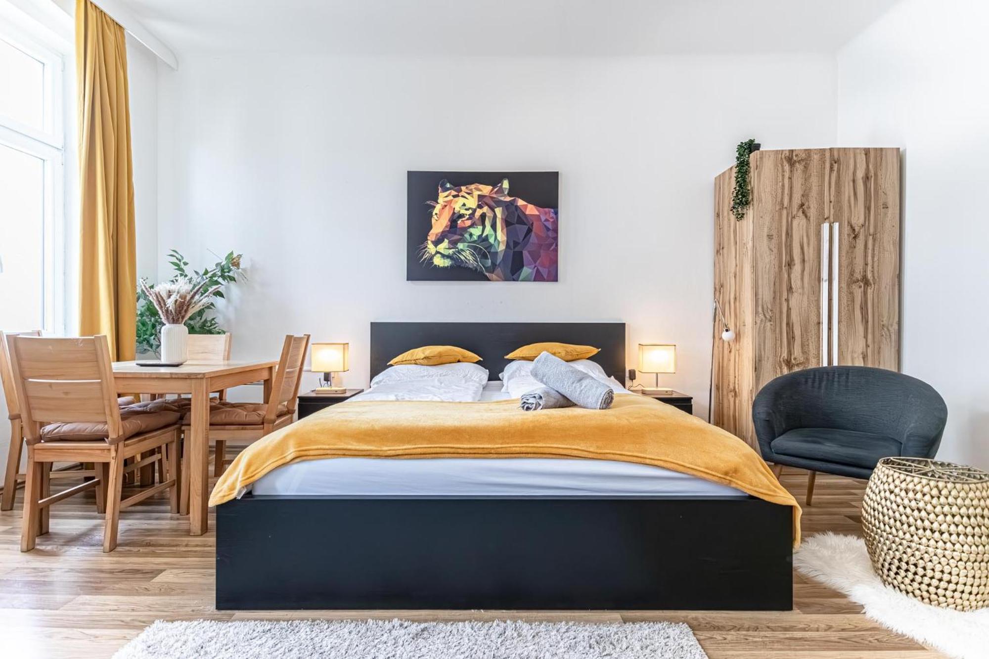 Explore Vienna: 1Br Retreat Near Westbahnhof Exteriér fotografie