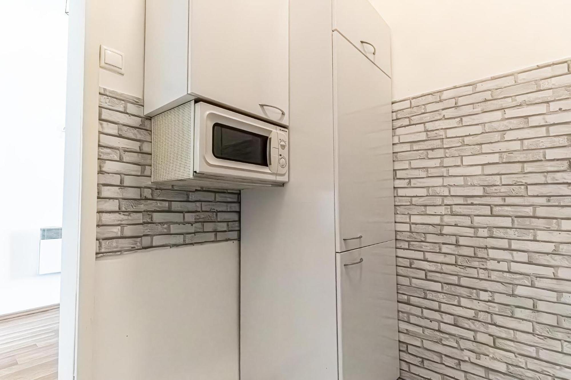 Explore Vienna: 1Br Retreat Near Westbahnhof Exteriér fotografie