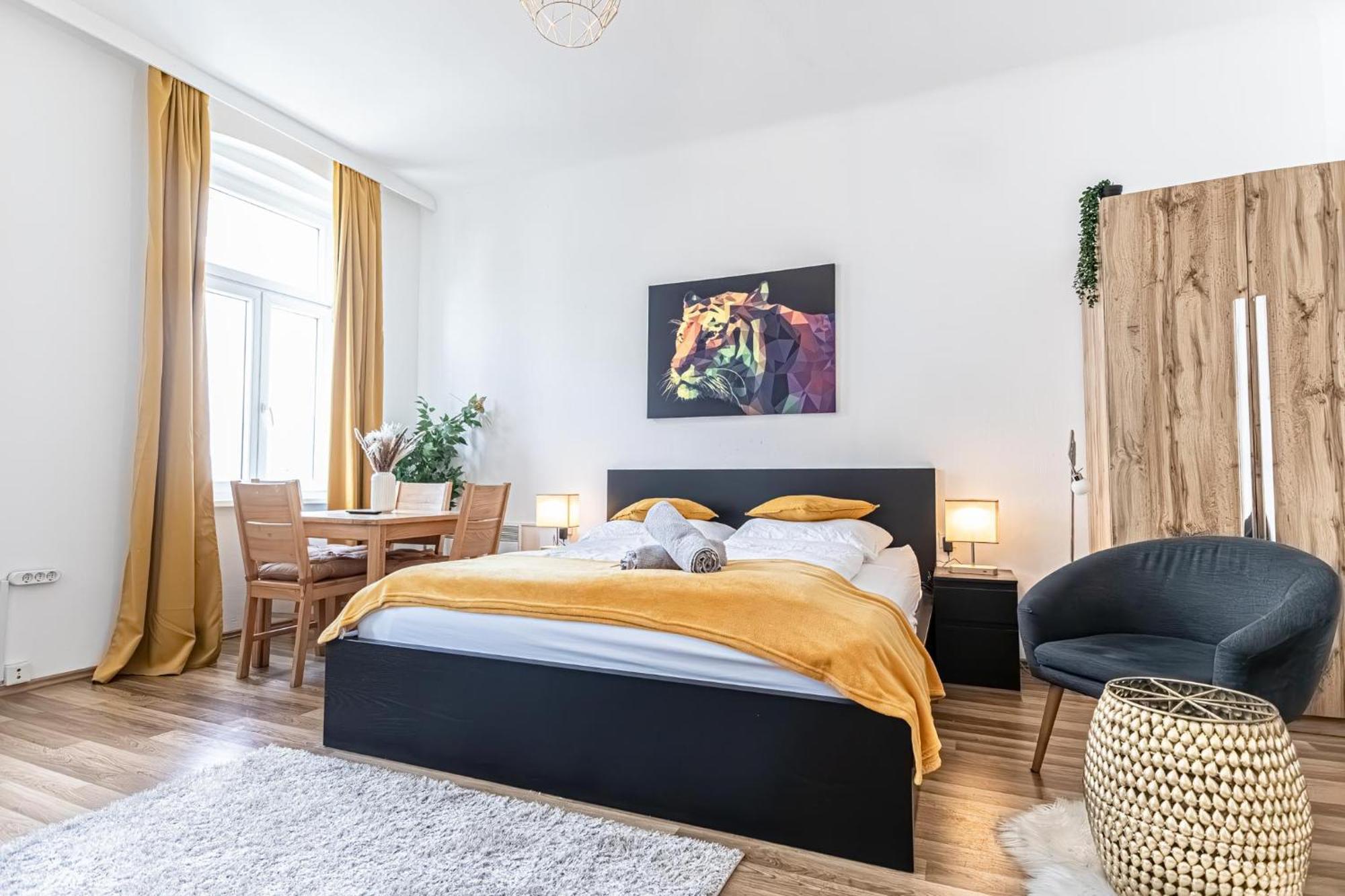 Explore Vienna: 1Br Retreat Near Westbahnhof Exteriér fotografie