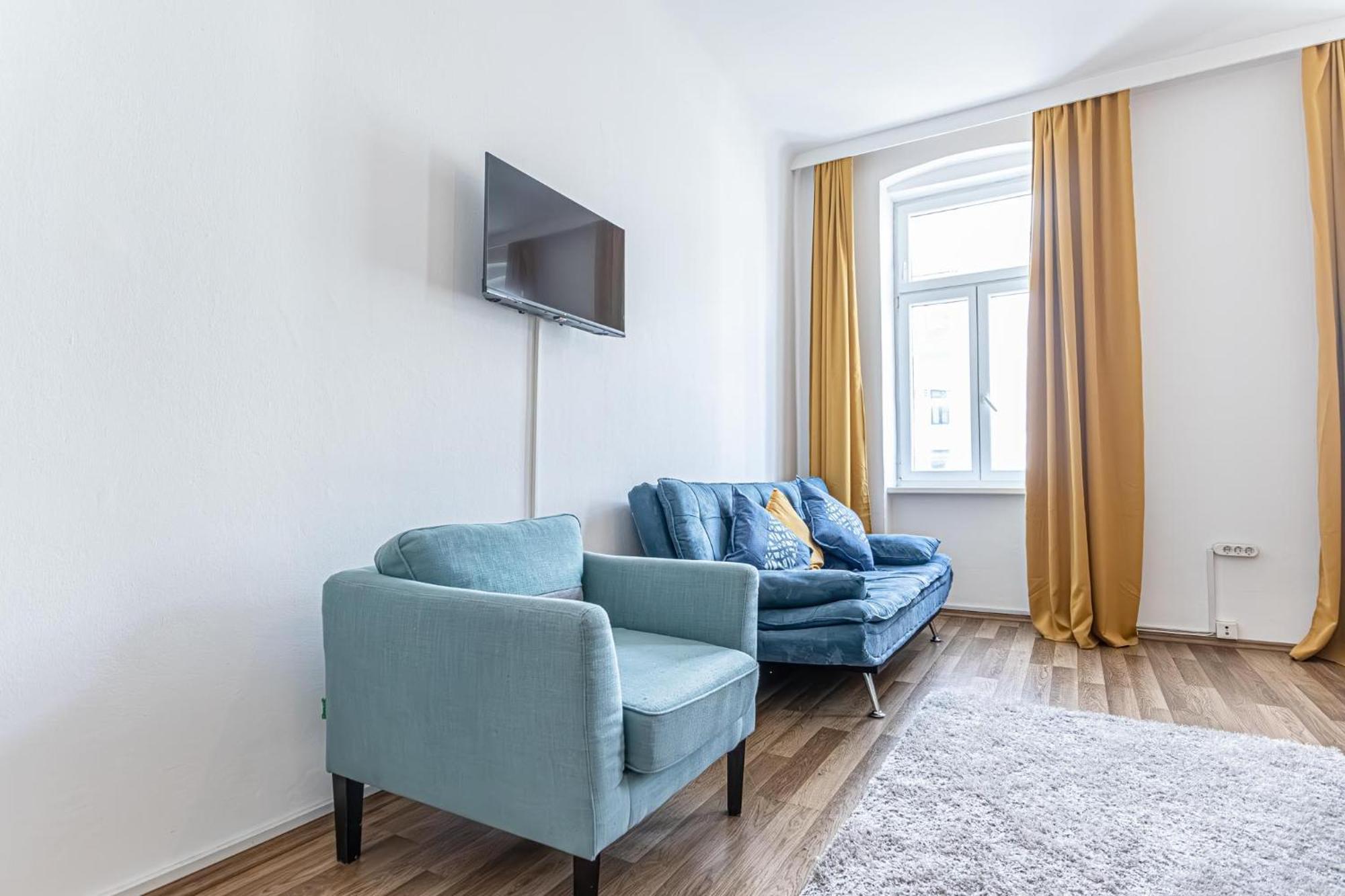 Explore Vienna: 1Br Retreat Near Westbahnhof Exteriér fotografie