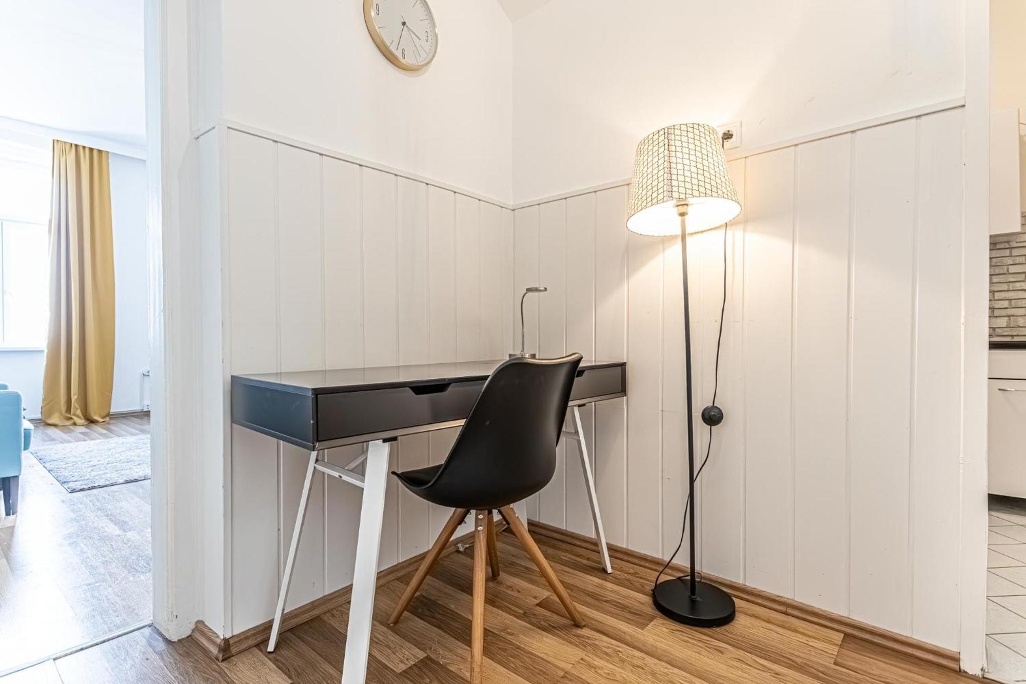 Explore Vienna: 1Br Retreat Near Westbahnhof Exteriér fotografie
